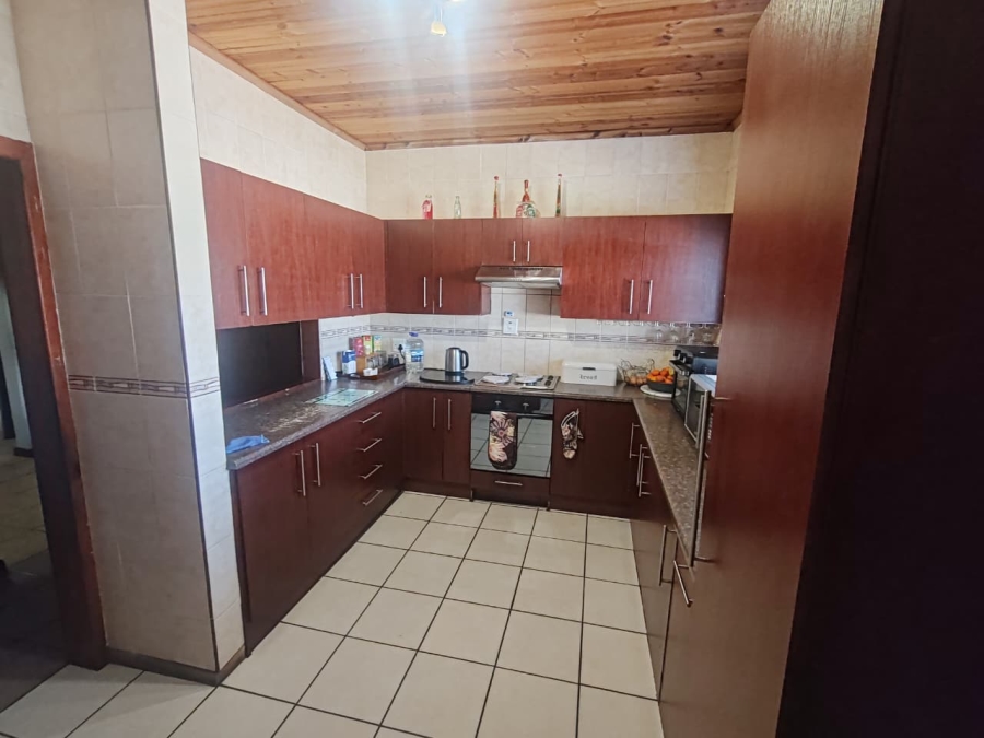 4 Bedroom Property for Sale in Heuwelkruin Eastern Cape
